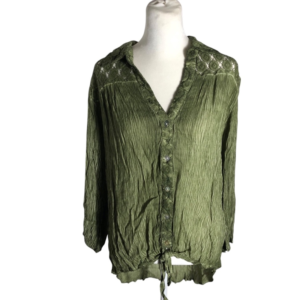 Bua Bua Sz Large hi low 3/4 sleeve textured button tie front top. NW